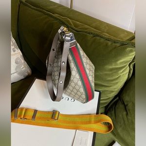 GUCCI ATTACHE MEDIUM SHOULDER BAG